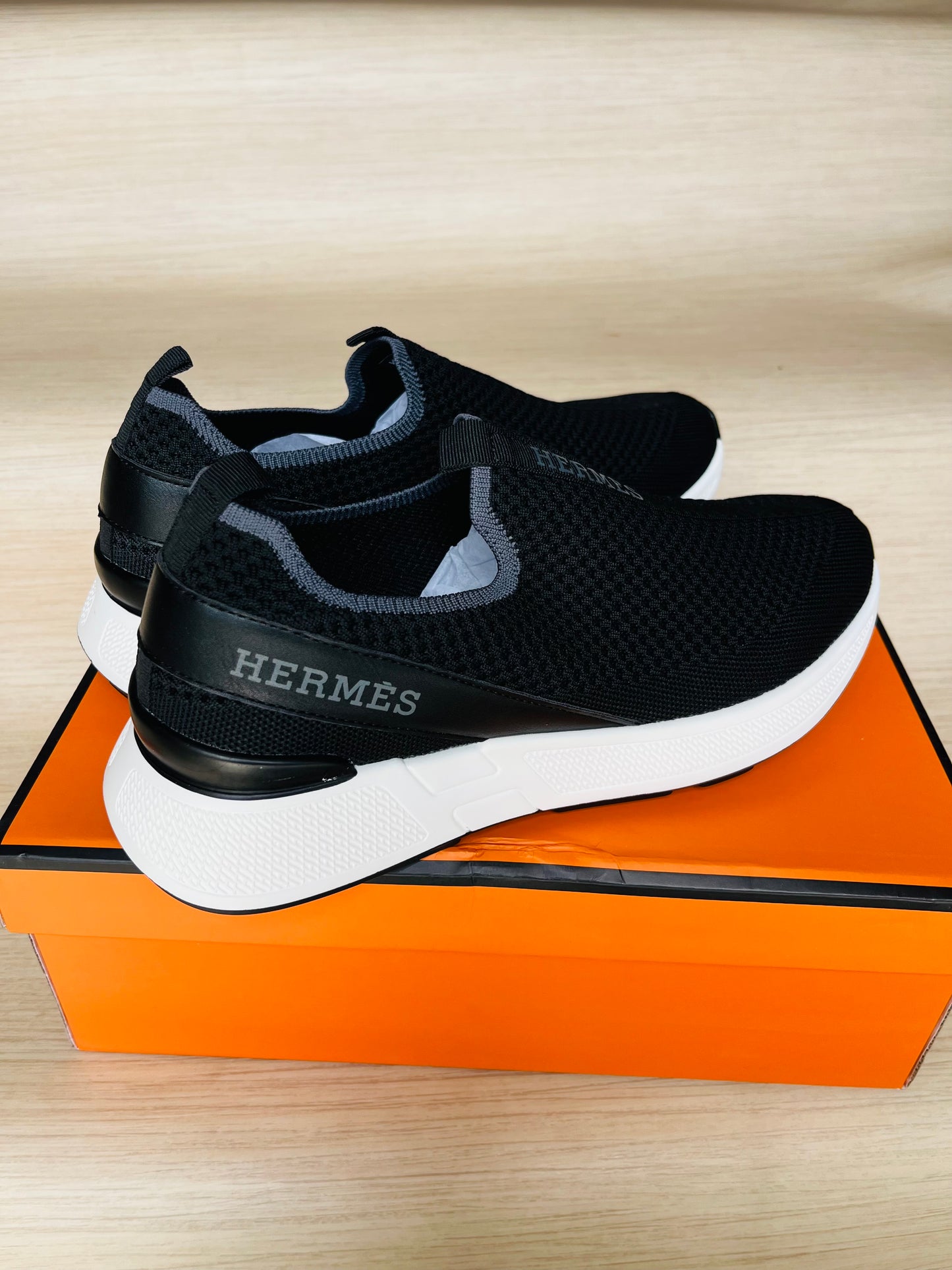Chaussures Orthopédiques Style Hermès Noir - Confort et Élégance au Quotidien