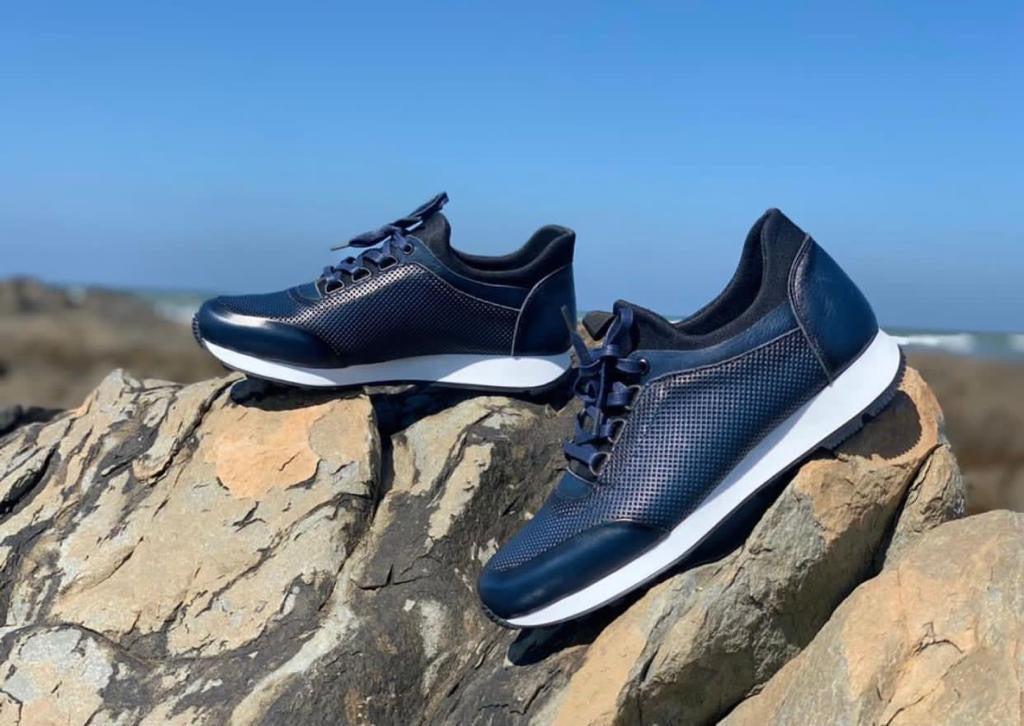 Chaussures Sneakers en Cuir Bleu