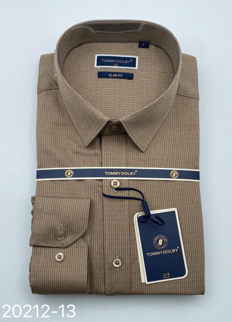 Chemise beige foncé