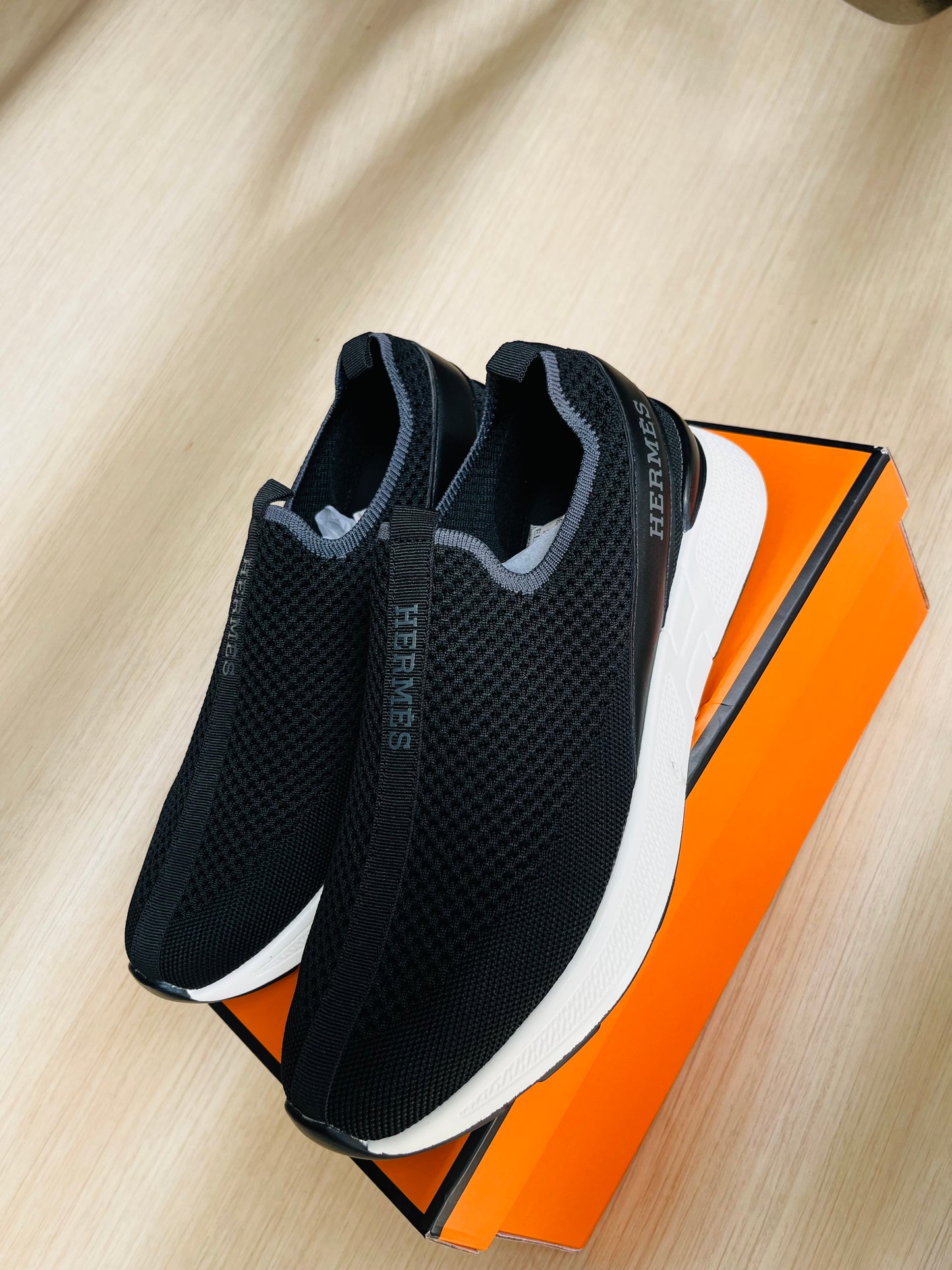 Chaussures Orthopédiques Style Hermès Noir - Confort et Élégance au Quotidien
