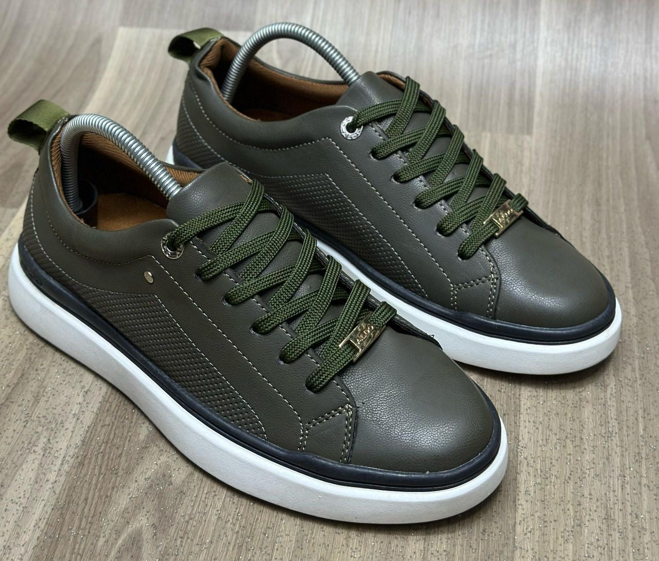 Chaussures - Basket en Cuir Vert simple