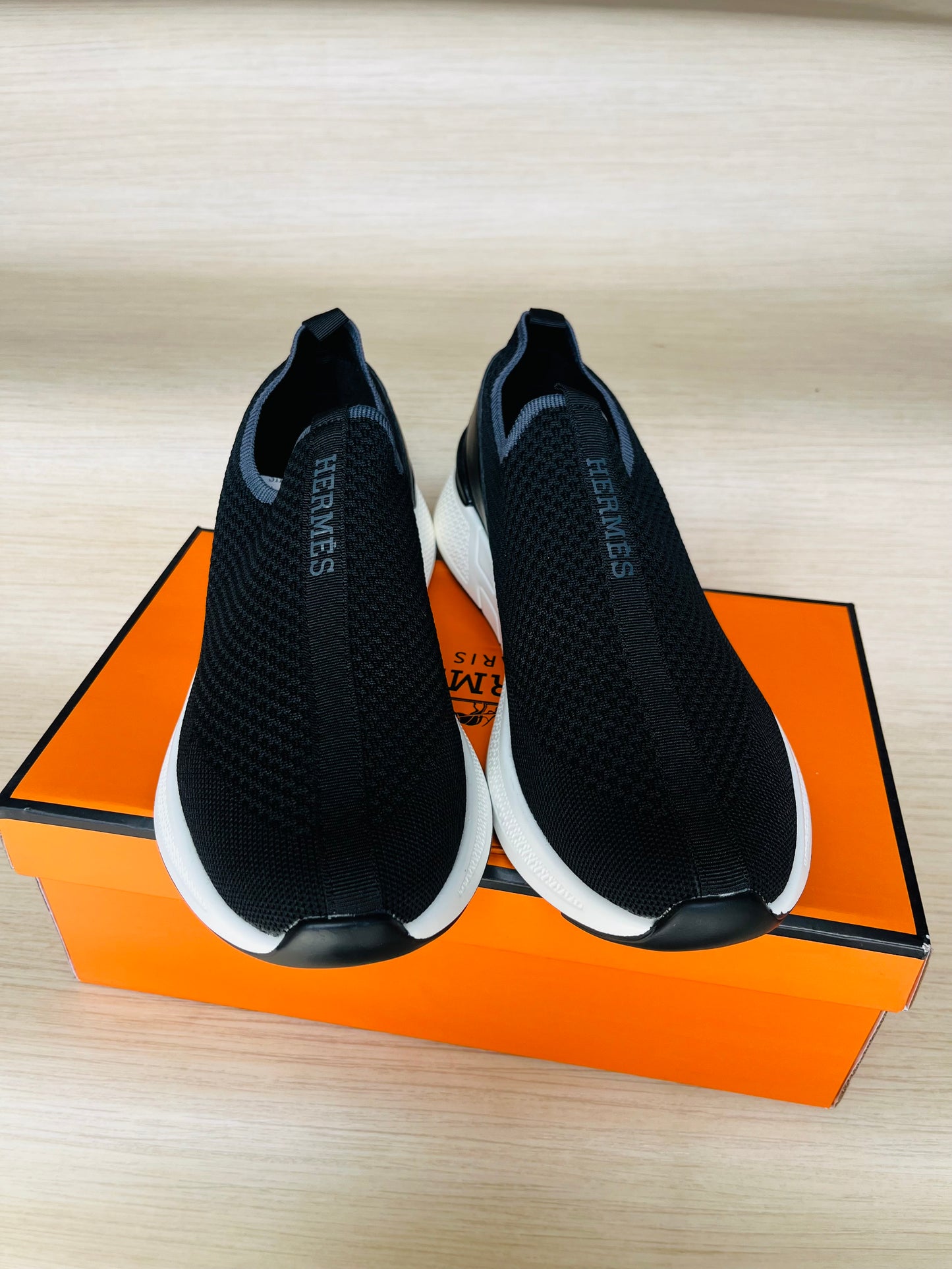 Chaussures Orthopédiques Style Hermès Noir - Confort et Élégance au Quotidien