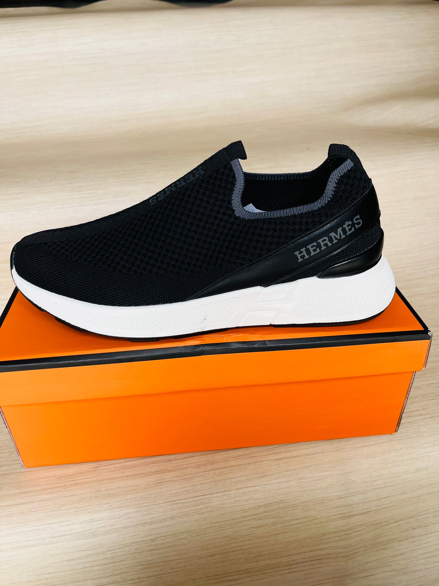 Chaussures Orthopédiques Style Hermès Noir - Confort et Élégance au Quotidien