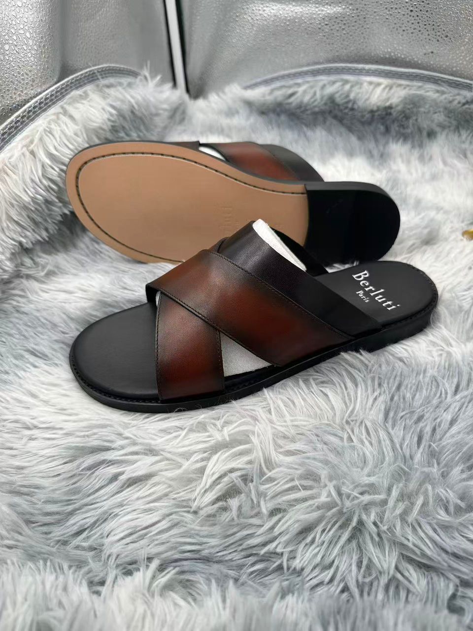 Sandales en Cuir Marron Noir- Berluti N2