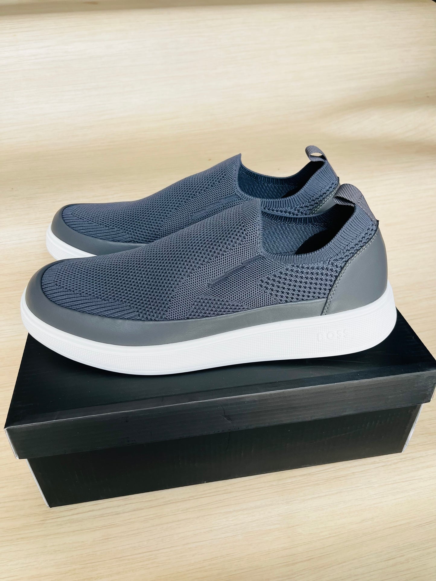 Chaussures Orthopédiques Style Boss Gris sans lacet- Confort et Élégance au Quotidien