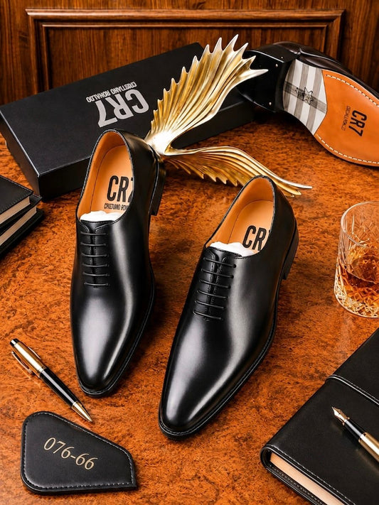 Chaussures de Ville en Cuir Noir et Boucle Dorée – L'Excellence Majeure