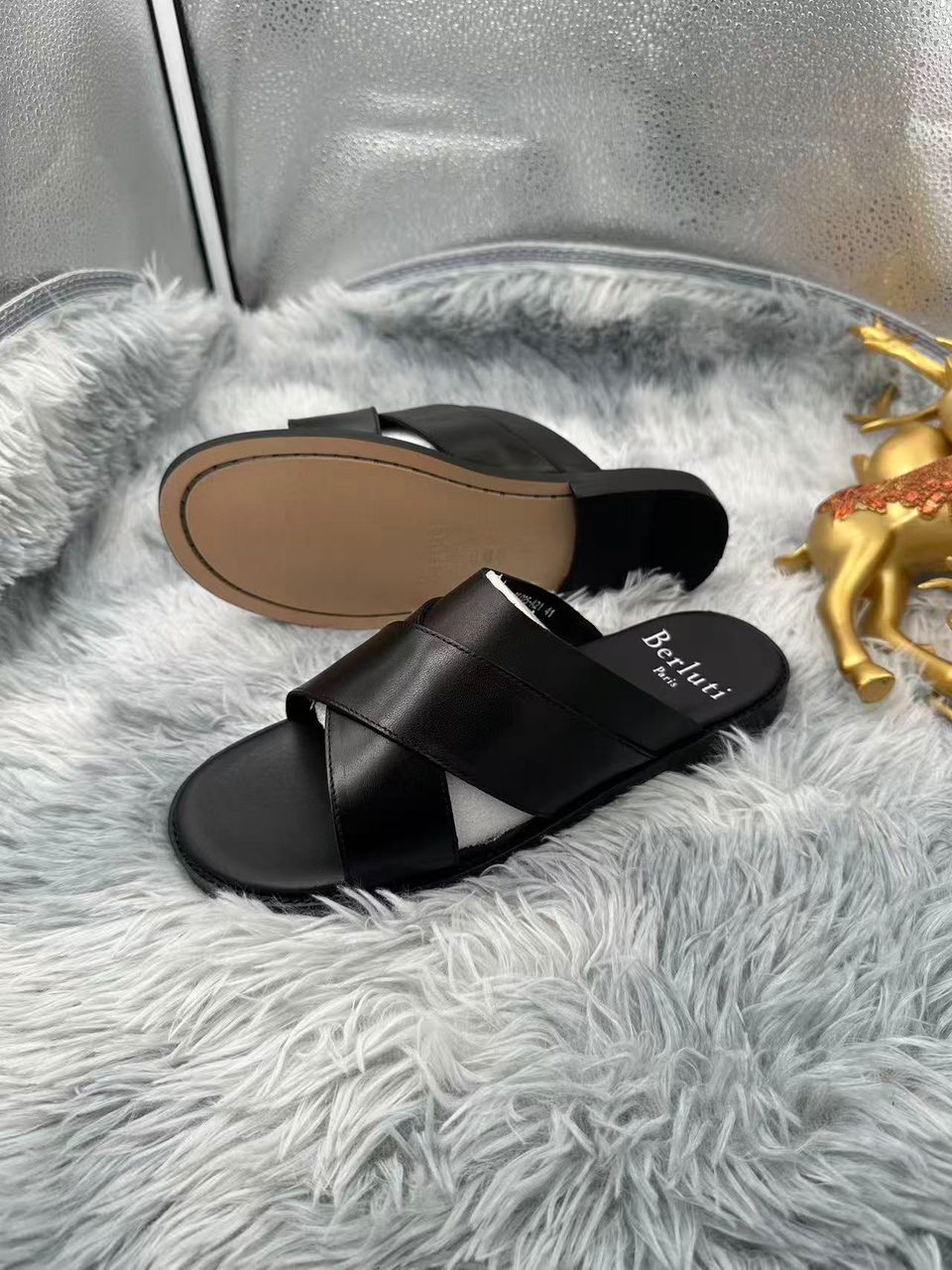 Sandales en Cuir Noir Gravé - Berluti N2