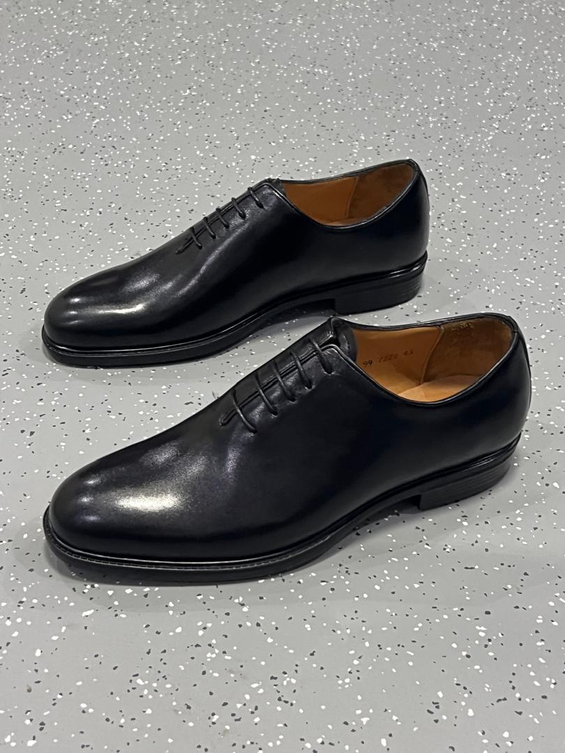 Chaussures de Ville Homme Noire en Cuir Modèle 2 Véritable Coupe carré – Pietro diMilano | Oxford Habillé